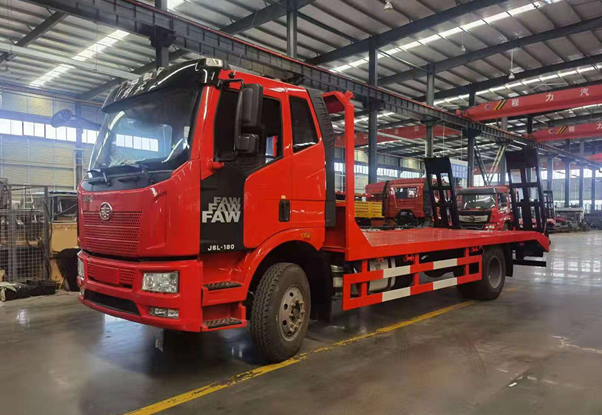 國(guó)六東風(fēng)K6單橋平板運(yùn)輸車(chē)