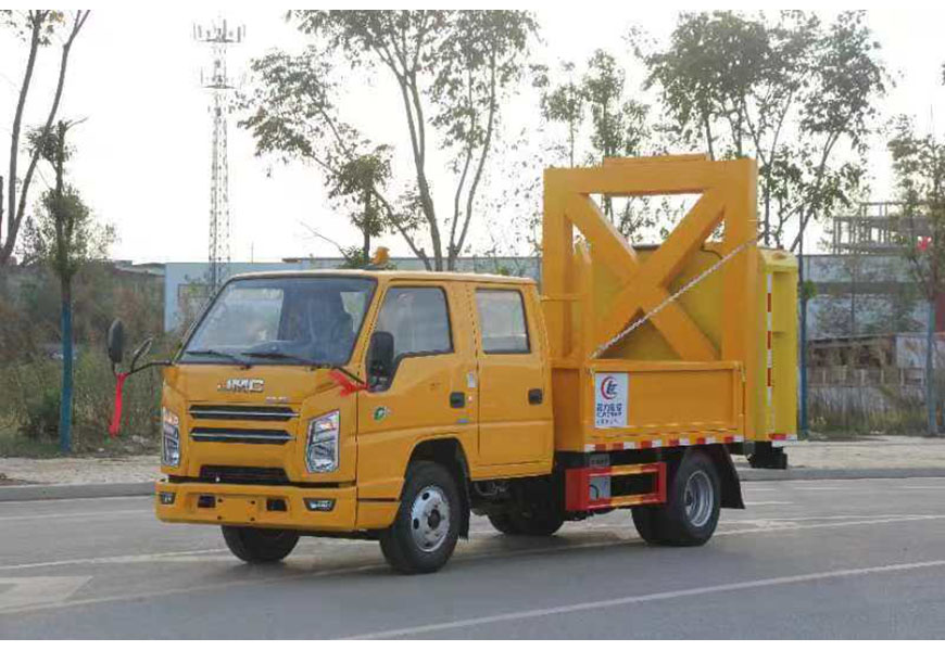 公路養(yǎng)護(hù)安全專用車江鈴順達(dá)70k藍(lán)牌防撞緩沖車